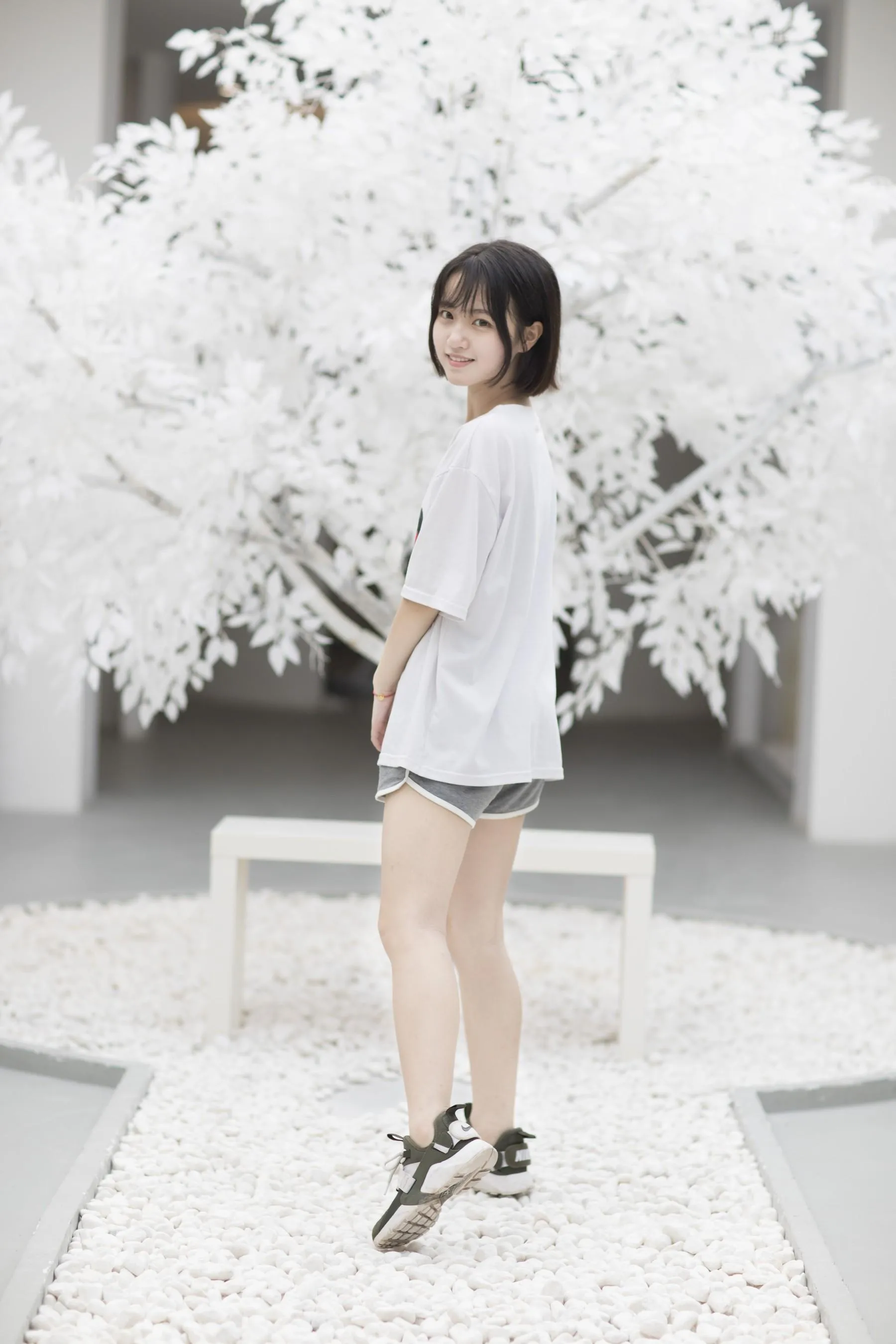 [YITUYU艺图语]2021.08.26 十八岁 二妹 [24P]插图